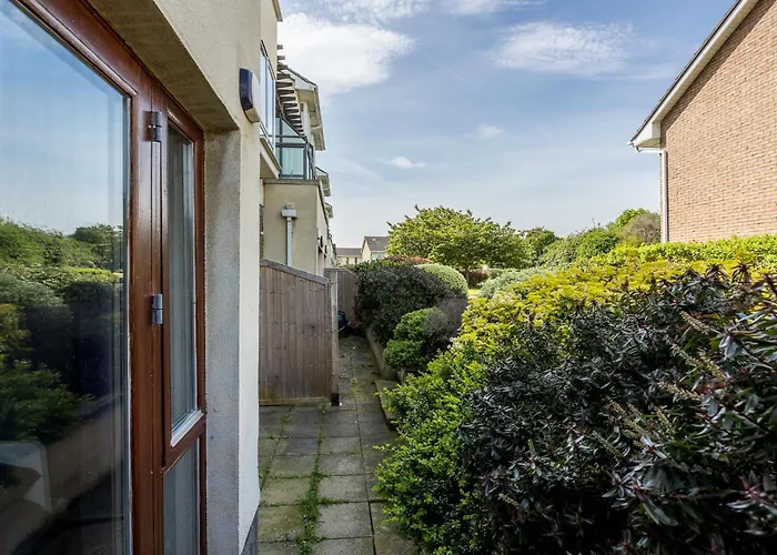 Cosy 2-bedroom Near Airport