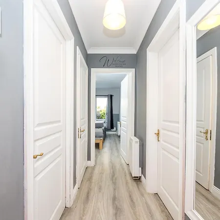 Cosy 2-bedroom Near Airport Apartmán