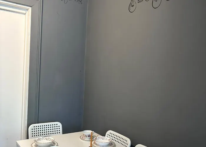 Appartement Cosy 2-bedroom Near Airport *
