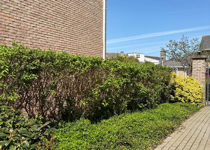Cosy 2-bedroom Near Airport *