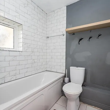 Apartment Cosy 2-bedroom Near Airport Dublin